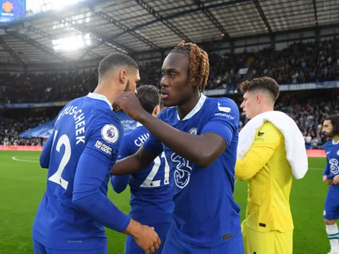 Sao Chelsea gây ngạc nhiên trước Man Utd