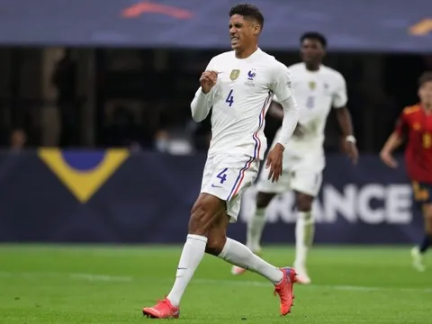 Chấn thương phức tạp, Varane vắng mặt ở Man Utd trong bao lâu?