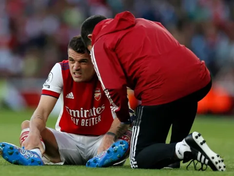 Chấn thương trở nặng, Xhaka ngồi ngoài dài hạn?