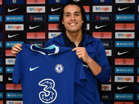 Chelsea trói chân Sancho 2.0