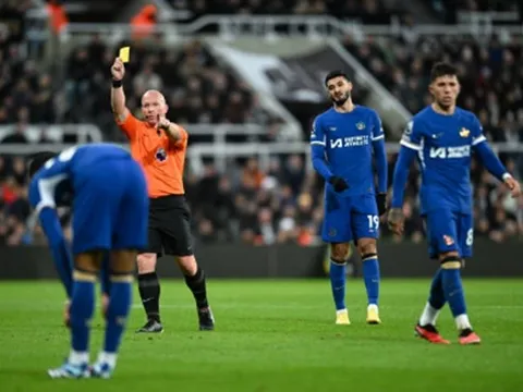 "2 trong số những thẻ phạt không cần thiết nhất bạn từng thấy"