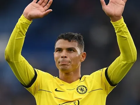 Chelsea chuẩn bị tưởng thưởng cho Thiago Silva