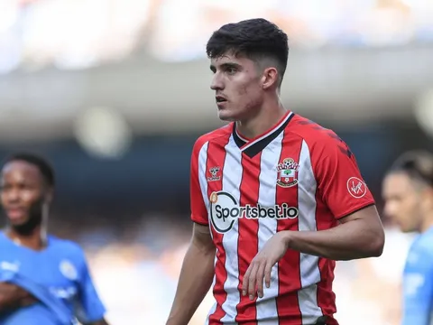 Chelsea dự định tái hợp tài năng lưu lạc