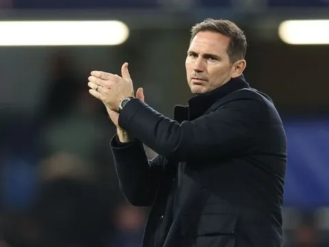 Thua Real, Lampard mang M.U và Arsenal ra bào chữa