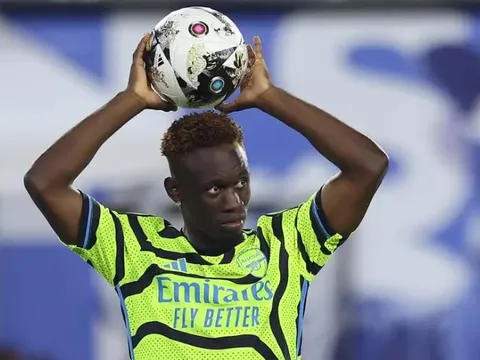 Chelsea gây sốc với tiền đạo Arsenal