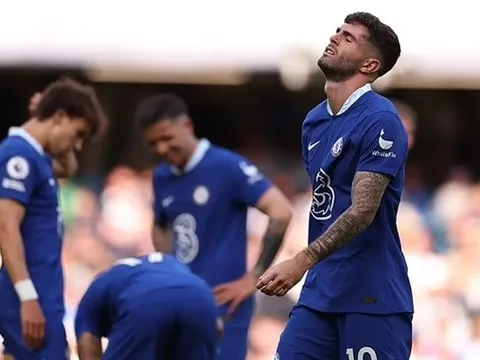 Chelsea khó lòng tống khứ bom xịt