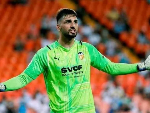 Chelsea nhắm 2 thủ môn La Liga để cạnh tranh với Sanchez