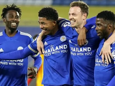 Chelsea quyết giành đá tảng sinh năm 2000 với M.U, Real