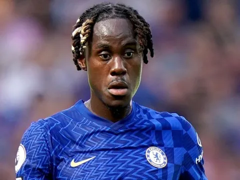 Chelsea tiếp tục bán trung vệ cho Milan?