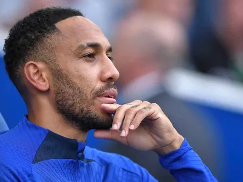 Chelsea tức giận ngăn Aubameyang trở lại Barca