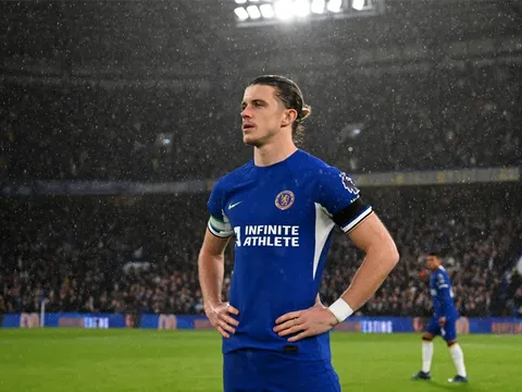 Chelsea vẫn chưa chịu “buông tha” Gallagher