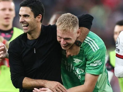 Chỉ một hành động, thủ thành Ramsdale đã chiếm trọn niềm tin của Arteta