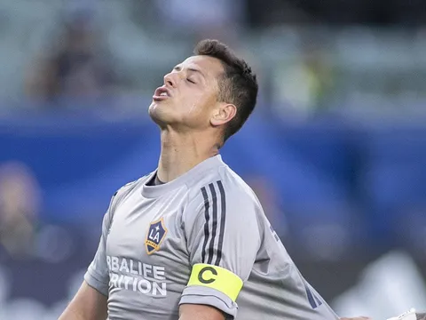 CHÍNH THỨC! Chicharito có bến đỗ mới