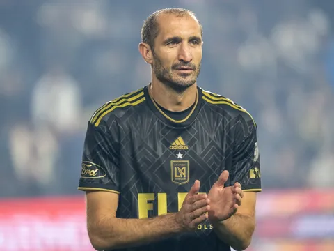 Chiellini tuyên bố giải nghệ