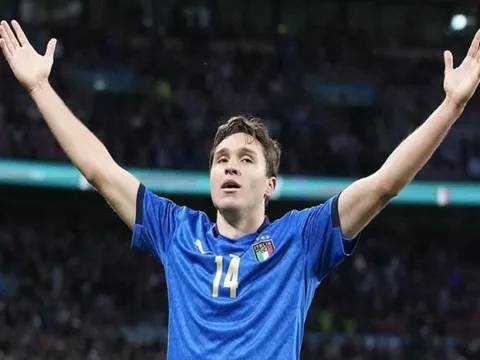 Fabrizio Romano: '100 triệu người hâm mộ Chelsea hỏi tôi về cậu ấy'