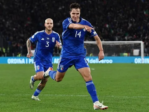 Federico Chiesa đã vượt qua cái bóng của người cha nổi tiếng