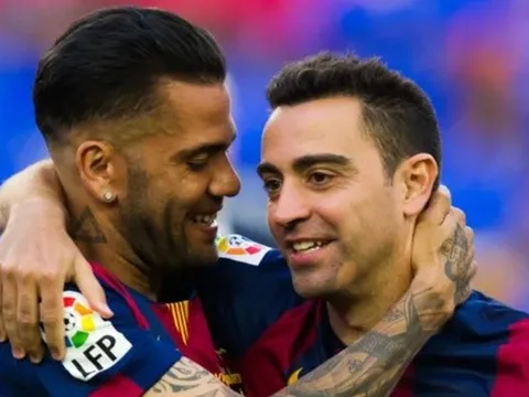 Chiêu mộ Alves, Xavi ngay lập tức cho thấy ý đồ ở Barca