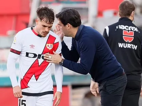 CHÍNH THỨC: CLB Premier League có HLV mới sau 2 giờ