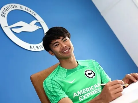 CHÍNH THỨC: Man Utd vỡ mộng với Mitoma