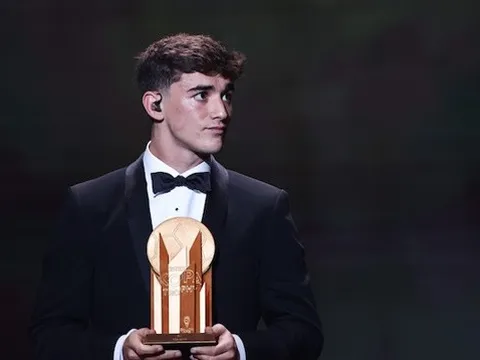 CHÍNH THỨC! Gavi giành Golden Boy 2022