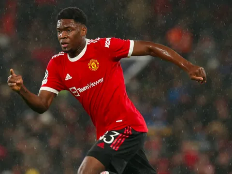 CHÍNH THỨC! Hậu vệ Man United cập bến Luton Town