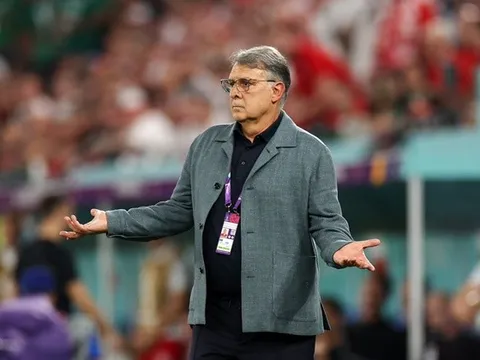 HLV đầu tiên từ chức sau thất bại ở World Cup