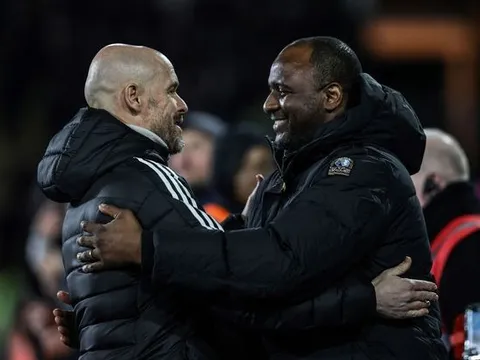 CHÍNH THỨC! HLV thứ 9 bị sa thải ở Premier League mùa này