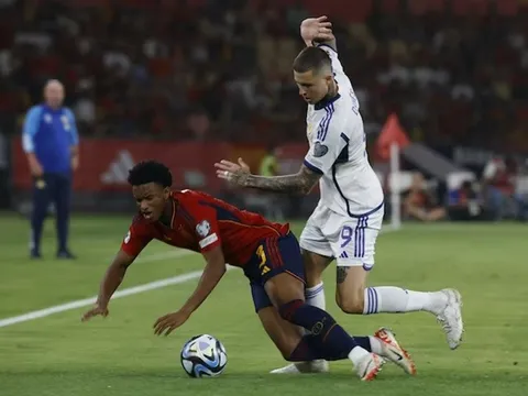 CHÍNH THỨC: Hung tin khiến Barca nhăn mặt