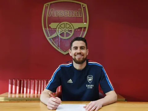 CHÍNH THỨC! Jorginho gia nhập Arsenal