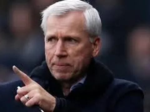 CHÍNH THỨC: "Kẻ khiêu vũ trước bầy Quỷ đỏ" sang Hà Lan nhận việc