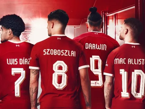CHÍNH THỨC! Liverpool công bố 4 số áo mới