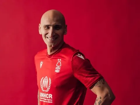 CHÍNH THỨC: Nottingham Forest cùng lúc chiêu mộ 3 tân binh tên tuổi