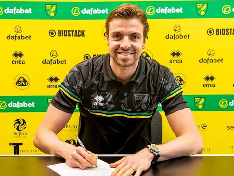 CHÍNH THỨC: 'Thánh bắt penalty' của Premier League gia hạn hợp đồng