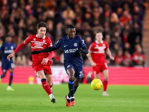 Choáng với Moises Caicedo