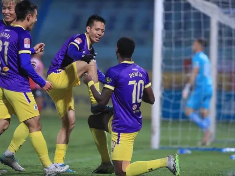 Chơi hơn người từ sớm, Hà Nội FC thắng dễ CLB TP.HCM