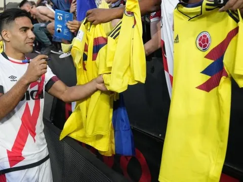 Chơi thăng hoa, mãnh hổ 1 thời của Man United được tưởng thưởng