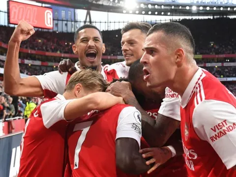 Chris Sutton dự đoán kết cục trận Liverpool - Arsenal