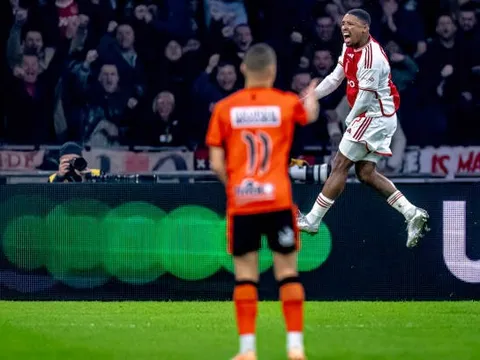 Chữ ký 31 triệu tạm đưa Ajax thoát khỏi khủng hoảng