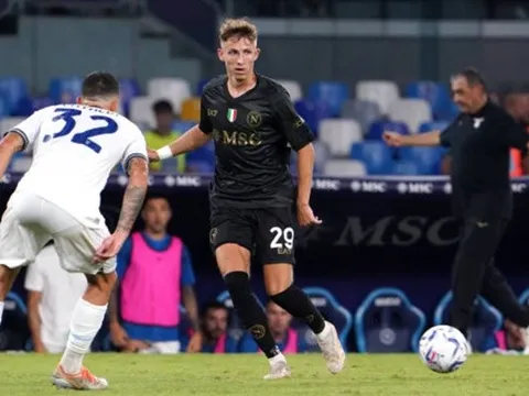 Chữ ký hụt của Liverpool có gì đặc biệt?