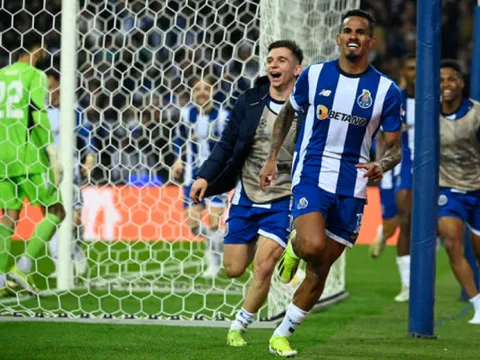 Chủ quan giây cuối, Arsenal nhận trái đắng tại Dragao