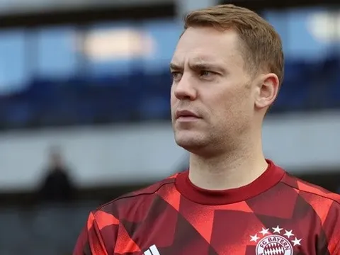 Chủ tịch Bayern chốt tương lai của Neuer trước dấu hỏi giống Ronaldo