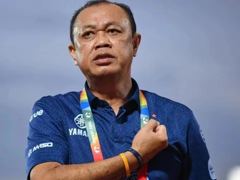 Chủ tịch Buriram United thất vọng với tầm nhìn của FAT