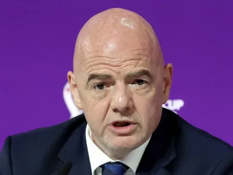 Chủ tịch FIFA đề xuất hình phạt lịch sử