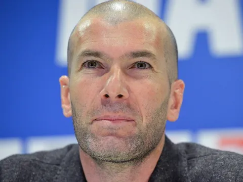 Chủ tịch LĐBĐ Pháp gây phẫn nộ vì thiếu tôn trọng Zidane