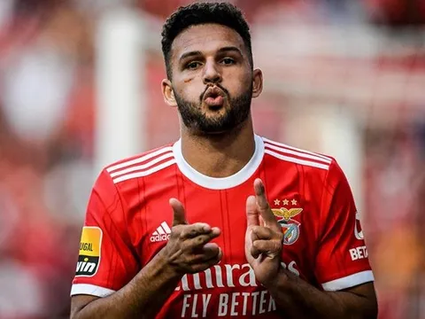 Chủ tịch tin tưởng M.U sẽ phá két vì chân sút 80 triệu euro