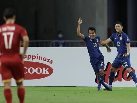 "Chúng ta ngồi xem cũng không nghĩ Việt Nam lại để thua 2 bàn ngay trong hiệp 1"