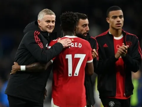 Chuyển đổi hệ thống, Solskjaer mở khóa luôn 2 quái vật tuyến giữa