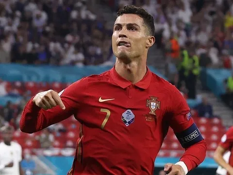 Chuyện gì đang xảy ra với Ronaldo?