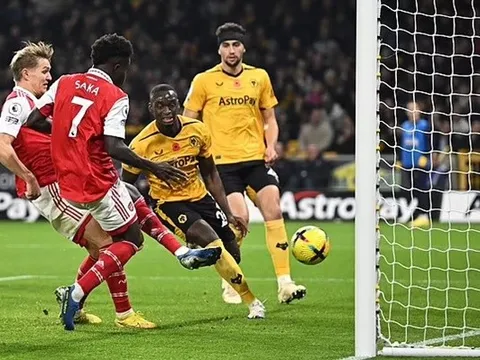 Chuyên gia nhắc đến Saliba khi ca ngợi Odegaard