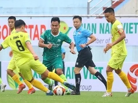 CLB của Quốc Vượng mất bàn thắng vì trọng tài